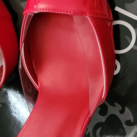 NEW Woman's Soho Red strapy high heels with ankle straps - Picture 3 of 7